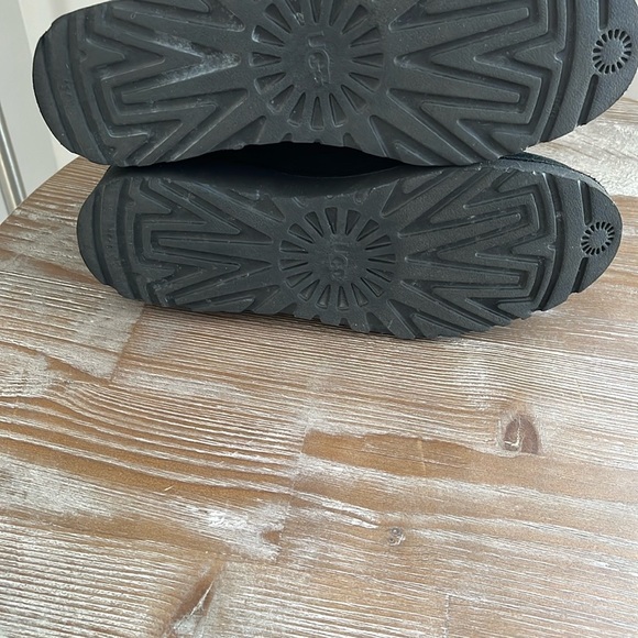 Ugg Women's Kristin Black Suede Boots - Picture 5 of 12